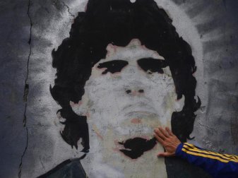 Am 25. November jährt sich der Todestag von Argentiniens Fußballlegende Diego Maradona. Foto: Fernando Gens/dpa Am 25. November jährt sich der Todestag von Argentiniens Fußballlegende Diego Maradona. Foto: Fernando Gens/dpa