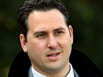 Für Bochums Geschäftsführer ist Bayer Leverkusen die dritte treibende Kraft in der Bundesliga: Ilja Kaenzig. Foto: Db Bea Decker/dpa