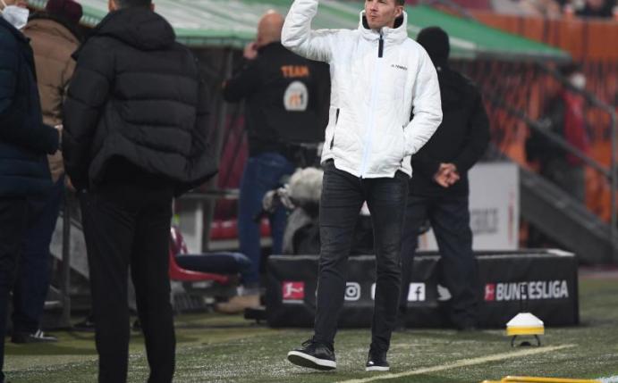 Bayerns Trainer Julian Nagelsmann ist nach dem Patzer gegen Augsburg wütend. Foto: Matthias Balk/dpa