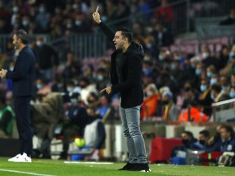 Barcelonas Trainer Xavi Hernandez gab sein Debüt an der Seitenlinie. Foto: Joan Monfort/AP/dpa