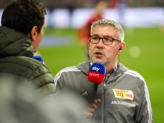 Hat mit Union Berlin eine strapaziöse Reise nach Israel vor sich: Trainer Urs Fischer. Foto: Andreas Gora/dpa Hat mit Union Berlin eine strapaziöse Reise nach Israel vor sich: Trainer Urs Fischer. Foto: Andreas Gora/dpa