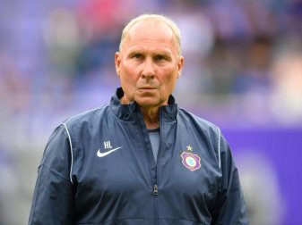 Helge Leonhardt plädiert für einen Fußball-Lockdown. Foto: Robert Michael/dpa-Zentralbild/dpa Helge Leonhardt plädiert für einen Fußball-Lockdown. Foto: Robert Michael/dpa-Zentralbild/dpa