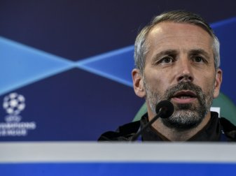 Irritiert auf der Pressekonferenz: Marco Rose Irritiert auf der Pressekonferenz: Marco Rose