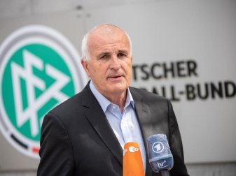Christoph Schickhardt hält eine Impfpflicht nur für Fußballer für abwegig. Foto: Sebastian Gollnow/dpa Christoph Schickhardt hält eine Impfpflicht nur für Fußballer für abwegig. Foto: Sebastian Gollnow/dpa