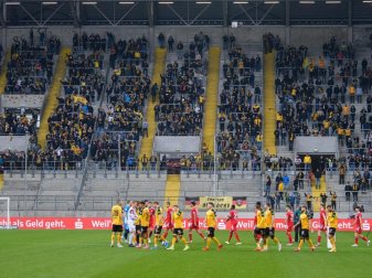 Wegen der hohen Corona-Fallzahlen muss Dynamo Dresden vorerst auf Zuschauer verzichten. Foto: Robert Michael/dpa-Zentralbild/dpa Wegen der hohen Corona-Fallzahlen muss Dynamo Dresden vorerst auf Zuschauer verzichten. Foto: Robert Michael/dpa-Zentralbild/dpa