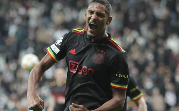 Traf gegen Besiktas Istanbul doppelt: Ajax-Stürmer Sebastien Haller. Foto: -/AP/dpa