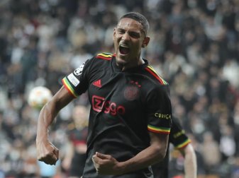 Traf gegen Besiktas Istanbul doppelt: Ajax-Stürmer Sebastien Haller. Foto: -/AP/dpa Traf gegen Besiktas Istanbul doppelt: Ajax-Stürmer Sebastien Haller. Foto: -/AP/dpa