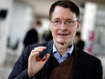 SPD-Gesundheitsexperte Karl Lauterbach hat sich zum Corona-Fall Joshua Kimmich geäußert. Foto: Kay Nietfeld/dpa SPD-Gesundheitsexperte Karl Lauterbach hat sich zum Corona-Fall Joshua Kimmich geäußert. Foto: Kay Nietfeld/dpa