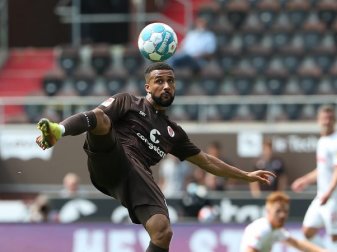 Bleibt Kyereh bei St. Pauli oder zieht es ihn in die Bundesliga? Bleibt Kyereh bei St. Pauli oder zieht es ihn in die Bundesliga?