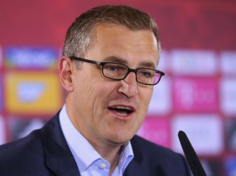 Dreesen warnt FC Bayern vor schwierigen Zeiten Dreesen warnt FC Bayern vor schwierigen Zeiten