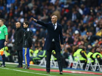 Zinedine Zidane ist mit dem Real-Kader zufrieden (Quelle: PIXATHLON/SID-IMAGES) Zinedine Zidane ist mit dem Real-Kader zufrieden (Quelle: PIXATHLON/SID-IMAGES)