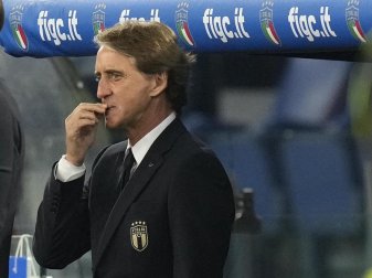 Trainer Roberto Mancini muss mit Italien um die WM-Qualifikation bangen. Foto: Gregorio Borgia/AP/dpa Trainer Roberto Mancini muss mit Italien um die WM-Qualifikation bangen. Foto: Gregorio Borgia/AP/dpa