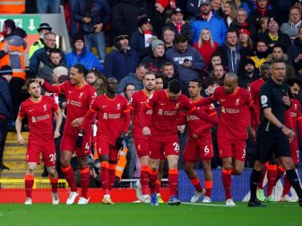 Liverpools Diogo Jota (l) jubelt mit seinen Mannschaftskameraden über seinen Treffer zum 1:0. Foto: Peter Byrne/PA Wire/dpa Liverpools Diogo Jota (l) jubelt mit seinen Mannschaftskameraden über seinen Treffer zum 1:0. Foto: Peter Byrne/PA Wire/dpa
