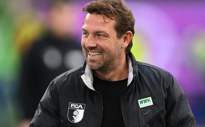 Der Cheftrainer des FC Augsburg: Markus Weinzierl. Foto: Swen Pförtner/dpa