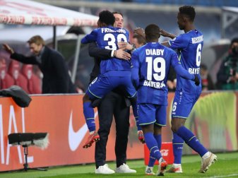 Jubel der Leverkusener nach dem 1:3 Jubel der Leverkusener nach dem 1:3