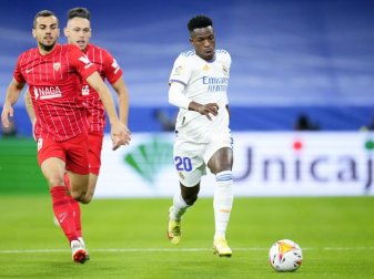 Sorgte für die Entscheidung: Vinicius Junior (r) von Real Madrid. Foto: Manu Fernandez/AP/dpa Sorgte für die Entscheidung: Vinicius Junior (r) von Real Madrid. Foto: Manu Fernandez/AP/dpa