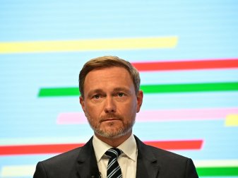 Fanaufkommen zu hoch: Christian Lindner für Reduzierung
