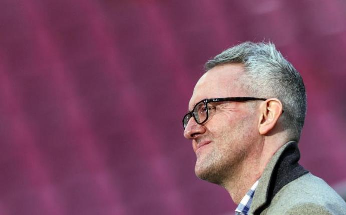 FC-Geschäftsführer Wehrle weist die Kritik am vollen Kölner Stadion zurück. Foto: Rolf Vennenbernd/dpa
