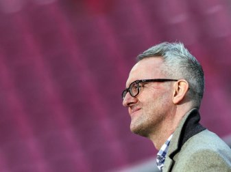 FC-Geschäftsführer Wehrle weist die Kritik am vollen Kölner Stadion zurück. Foto: Rolf Vennenbernd/dpa FC-Geschäftsführer Wehrle weist die Kritik am vollen Kölner Stadion zurück. Foto: Rolf Vennenbernd/dpa