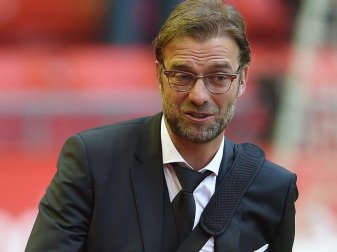 Ein Markenzeichen von Jürgen Klopp ist die Brille. Foto: Peter Powell(Peter Powell) Ein Markenzeichen von Jürgen Klopp ist die Brille. Foto: Peter Powell(Peter Powell)