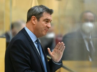 Markus Söder fordert die Rückkehr zu Geisterspielen Markus Söder fordert die Rückkehr zu Geisterspielen