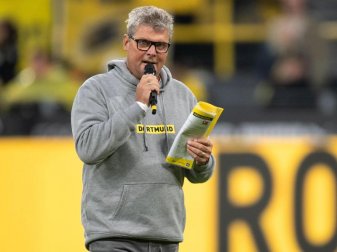 Norbert Dickel kritisierte das Verhalten von Bayern-Stürmer Robert Lewandowski auf dem Fußballfeld. Foto: Marius Becker/dpa Norbert Dickel kritisierte das Verhalten von Bayern-Stürmer Robert Lewandowski auf dem Fußballfeld. Foto: Marius Becker/dpa