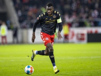 Hegt keine Wechselabschichten: Mainz-Kapitän Moussa Niakhaté. Foto: Tom Weller/dpa Hegt keine Wechselabschichten: Mainz-Kapitän Moussa Niakhaté. Foto: Tom Weller/dpa