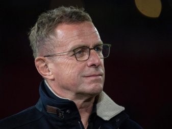 Verfolgte als Zuachauer das Spiel seines neuen Clubs Manchester United gegen den FC Arsenal: Ralf Rangnick. Foto: Sven Hoppe/dpa Verfolgte als Zuachauer das Spiel seines neuen Clubs Manchester United gegen den FC Arsenal: Ralf Rangnick. Foto: Sven Hoppe/dpa