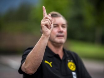 Will mit dem BVB auf Platz eins: Sportdirektor Michael Zorc. Foto: David Inderlied/dpa