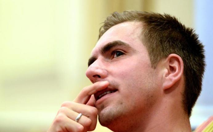 Philipp Lahm sorgt sich um die Bayern-Abwehr. Foto: Andreas Gebert(Andreas Gebert)