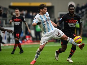 Franck Kessie (r.) trifft gegen US Salernitana Franck Kessie (r.) trifft gegen US Salernitana