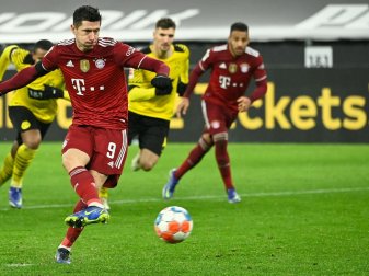 Lewandowski entscheidet das Spiel vom Punkt Lewandowski entscheidet das Spiel vom Punkt