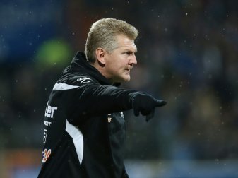 Stefan Effenberg bleibt Trainer des SC Paderborn(FIRO/SID-IMAGES) Stefan Effenberg bleibt Trainer des SC Paderborn(FIRO/SID-IMAGES)