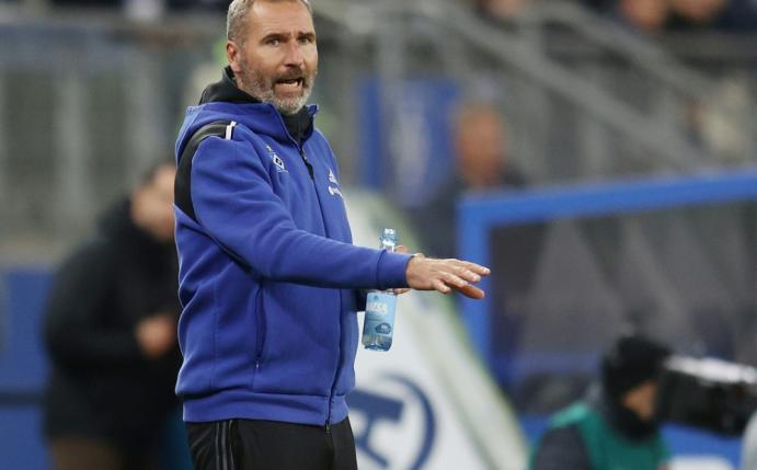 Der HSV und Trainer Tim Walter verlieren gegen Hannover
