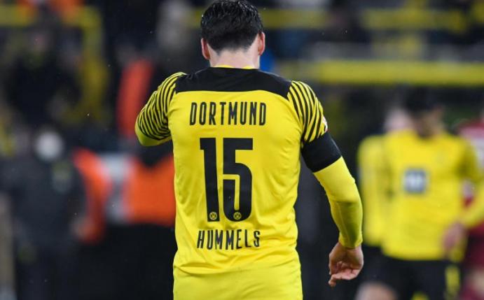 BVB-Profi Hummels hatte nach einem Eckball mit dem Ellbogen den Ball berührt. Foto: Bernd Thissen/dpa
