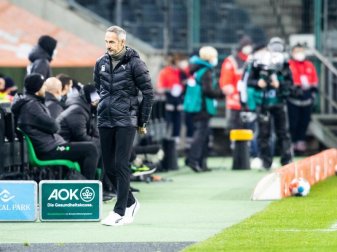 Trainer Adi Hütter kam im Sommer für 7,5 Millionen Euro nach Mönchengladbach. Foto: Marcel Kusch/dpa Trainer Adi Hütter kam im Sommer für 7,5 Millionen Euro nach Mönchengladbach. Foto: Marcel Kusch/dpa