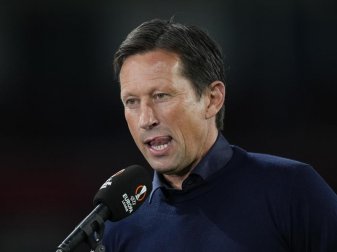 Steht aktuell beim niederländischen Erstligisten PSV Eindhoven unter Vertrag: Roger Schmidt. Foto: Peter Dejong/AP/dpa Steht aktuell beim niederländischen Erstligisten PSV Eindhoven unter Vertrag: Roger Schmidt. Foto: Peter Dejong/AP/dpa