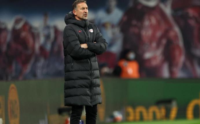 Hat eine ausgezeichnete Bilanz in der Königsklasse: Leipzigs Trainer Achim Beierlorzer. Foto: Jan Woitas/dpa