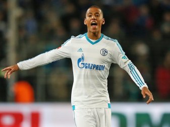 Thilo Kehrer verlängert bei Königsblau bis 2019(FIRO/SID) Thilo Kehrer verlängert bei Königsblau bis 2019(FIRO/SID)