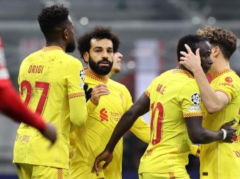 Liverpools Mohamed Salah (2.v.l) feiert den ersten Treffer seiner Mannschaft. Foto: Fabrizio Carabelli/PA Wire/dpa Liverpools Mohamed Salah (2.v.l) feiert den ersten Treffer seiner Mannschaft. Foto: Fabrizio Carabelli/PA Wire/dpa
