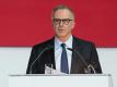 Karl-Heinz Rummenigge schließt einen schnellen Transfer aus. Foto: Sven Hoppe