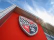 Das Logo vom FC Ingolstadt am Audi Sportpark in Ingolstadt. Foto: picture alliance / Matthias Balk/dpa