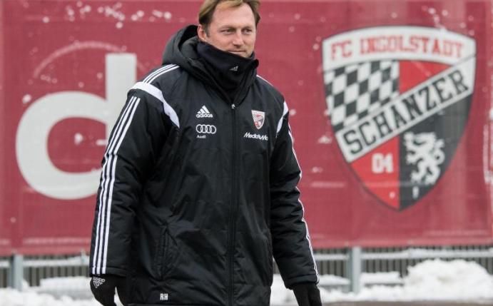 Ralph Hasenhüttl will eine 0:4-Pleite wie in der Hinrunde vermeiden. Foto: Armin Weigel