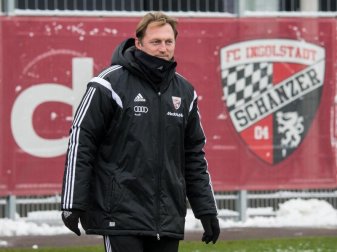 Ralph Hasenhüttl will eine 0:4-Pleite wie in der Hinrunde vermeiden. Foto: Armin Weigel Ralph Hasenhüttl will eine 0:4-Pleite wie in der Hinrunde vermeiden. Foto: Armin Weigel