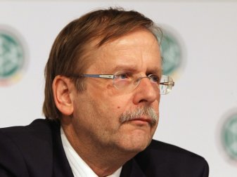 Koch führt den DFB derzeit als Interimspräsident Koch führt den DFB derzeit als Interimspräsident