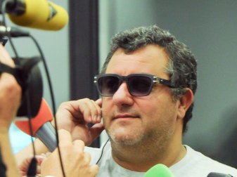 Spielervermittler Mino Raiola im Jahr 2016 in Nizza. Foto: Olivier Anrigo/EPA/dpa Spielervermittler Mino Raiola im Jahr 2016 in Nizza. Foto: Olivier Anrigo/EPA/dpa