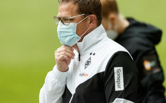 Eberl kritisiert Diskussion über Trainer Adi Hütter