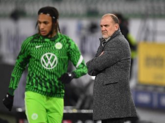 Jörg Schmadtke steht bei einigen Wolfsburger Fans in der Kritik. Foto: Swen Pförtner/dpa Jörg Schmadtke steht bei einigen Wolfsburger Fans in der Kritik. Foto: Swen Pförtner/dpa