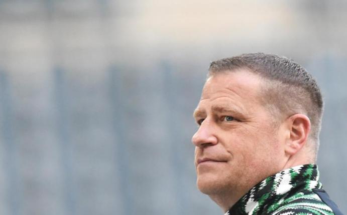 Mönchengladbachs Sportdirektor Max Eberl vermisst «Typen». Foto: Bernd Thissen/dpa