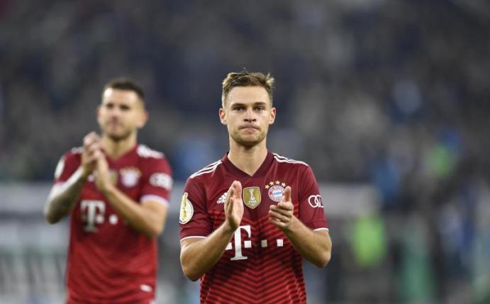 Bayern-Profi Joshua Kimmich will sich nun doch impfen lassen. Foto: Marius Becker/dpa
